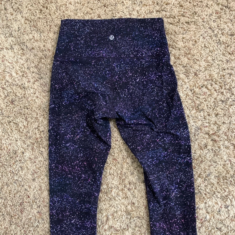 Lulu  Cropped Leggings